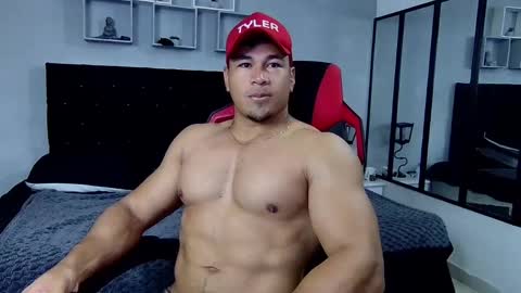 tyler_hank1 online show from 02.23.25