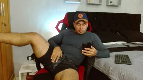 tyler_hank1 online show from 11.23.25