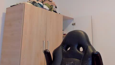 Snapshot of tyler_lautners chatting on 12.03.24 online show from 12.03.24