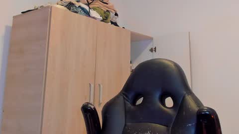 Snapshot of tyler_lautners chatting on 12.03.24 online show from 12.03.24