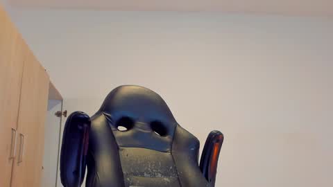 Snapshot of tyler_lautners chatting on 12.19.24 online show from 12.19.24