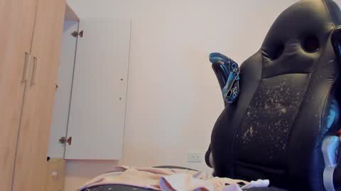 Snapshot of tyler_lautners chatting on 12.21.24 online show from 12.21.24