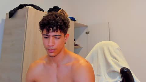 Snapshot of tyler_lautners chatting on 12.23.24 online show from 12.23.24