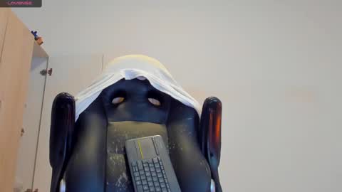 Snapshot of tyler_lautners chatting on 12.31.24 online show from 12.31.24