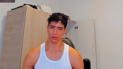 Snapshot of tyler_lautners chatting on 01.03.25 online show from 01.03.25