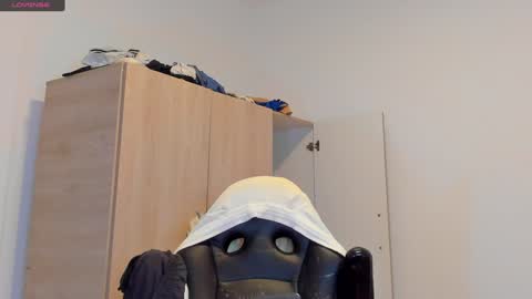 Snapshot of tyler_lautners chatting on 01.05.25 online show from 01.05.25