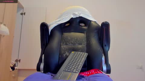 Snapshot of tyler_lautners chatting on 01.07.25 online show from 01.07.25