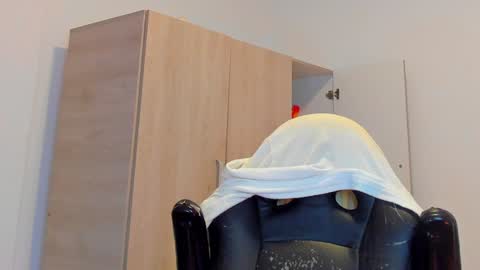 Snapshot of tyler_lautners chatting on 01.17.25 online show from 01.17.25