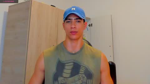 Snapshot of tyler_lautners chatting on 02.07.25 online show from 02.07.25