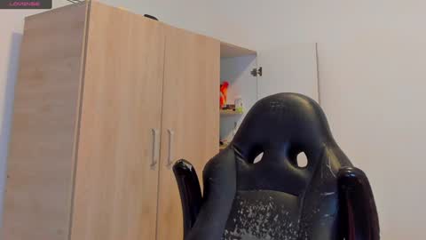 Snapshot of tyler_lautners chatting on 02.07.25 online show from 02.07.25