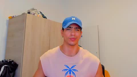 Snapshot of tyler_lautners chatting on 03.04.25 online show from 03.04.25