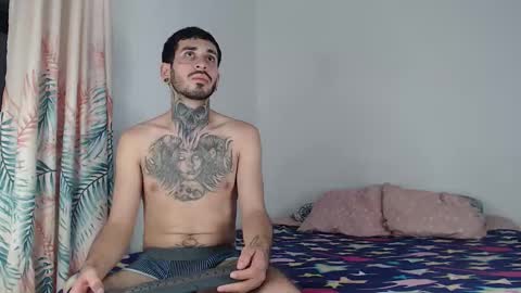 Snapshot of tyler_y_luna chatting on 12.19.25 Tyler y Luna online show from 12.19.25