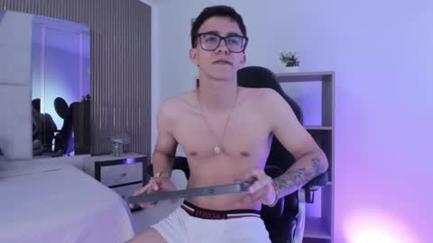 Snapshot of tylercross_ chatting on 03.11.26 Tyler online show from 03.11.26