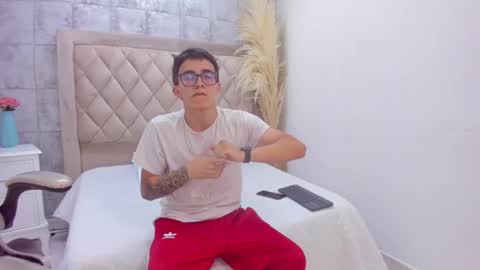Snapshot of tylercross_ chatting on 03.18.26 Tyler online show from 03.18.26