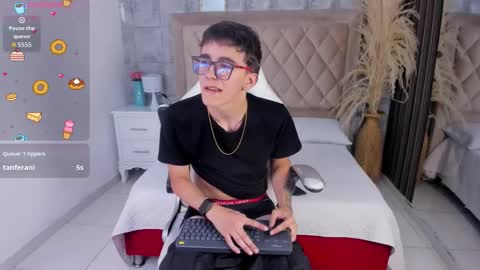 Snapshot of tylercross_ chatting on 03.25.26 Tyler online show from 03.25.26