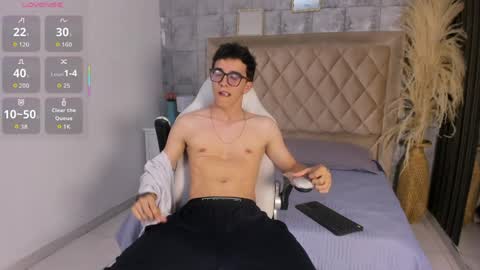 Snapshot of tylercross_ chatting on 03.28.26 Tyler online show from 03.28.26