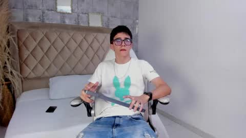 Snapshot of tylercross_ chatting on 04.02.26 Tyler online show from 04.02.26