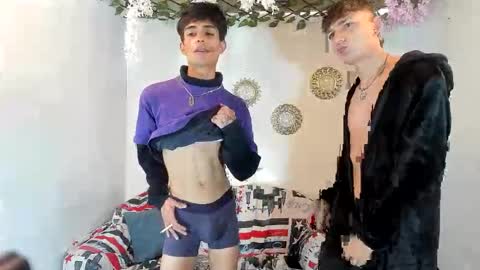 tylerhot2005 online show from 11.14.25