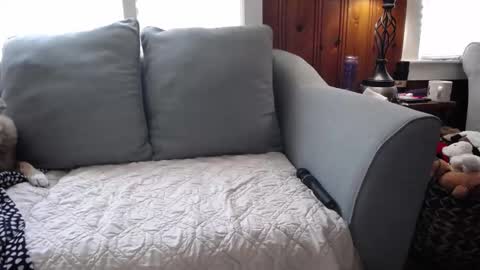 Snapshot of tylersands chatting on 10.23.25 Tyler Sands online show from 10.23.25