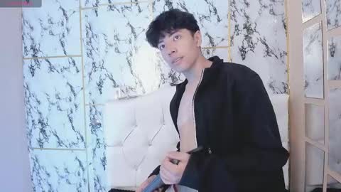 Snapshot of tylhugedoom chatting on 01.10.25 Tylhugedoom online show from 01.10.25