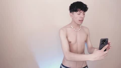 Snapshot of tylhugedoom chatting on 01.17.25 Tylhugedoom online show from 01.17.25