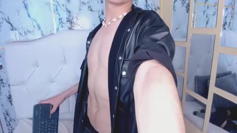 Snapshot of tylhugedoom chatting on 01.22.25 Tylhugedoom online show from 01.22.25