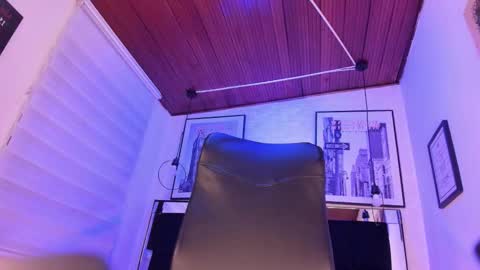       online show from 12.04.25