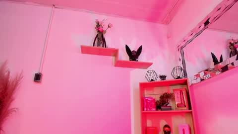 tylla__ online show from 05.17.26