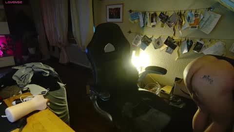 Snapshot of tyran28111984 chatting on 03.17.26 Sascha online show from 03.17.26