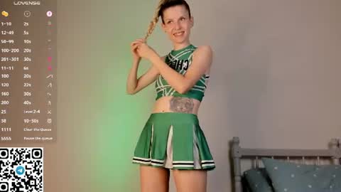 Snapshot of tyty_pupu chatting on 06.19.26 Christine 3 Next broadcast tomorrow at 2100 GMT 5 online show from 06.19.26