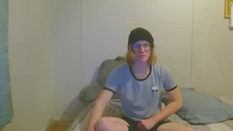 Snapshot of tyyyler93 chatting on 01.10.25 TylerAlternative online show from 01.10.25