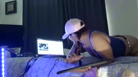 Snapshot of uandme_baby chatting on 05.14.26 Azelia B online show from 05.14.26