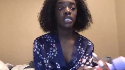 Snapshot of uarentmani24 chatting on 12.14.24 Mani online show from 12.14.24