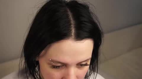 Snapshot of udelaborom chatting on 02.20.25 Lili online show from 02.20.25