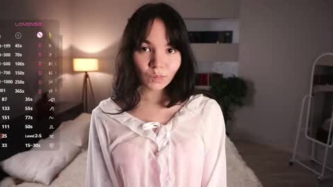 Snapshot of udelaborom chatting on 09.25.25 Lili online show from 09.25.25