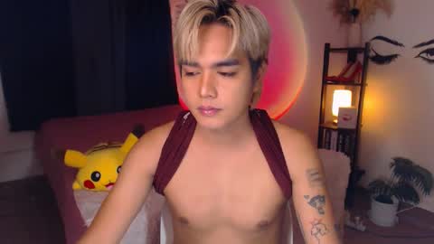 Snapshot of ultimatesexytrans chatting on 02.18.25 Alex online show from 02.18.25