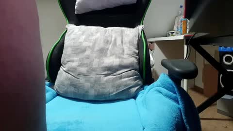 Snapshot of ultraunique chatting on 12.16.24 Mr. Mrs. Smith online show from 12.16.24