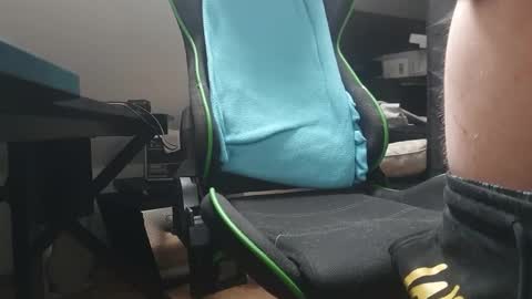 Snapshot of ultraunique chatting on 03.02.25 Mr. Mrs. Smith online show from 03.02.25