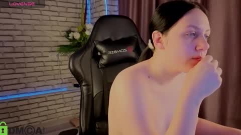 Snapshot of umy_dream chatting on 11.29.25 umy_dream online show from 11.29.25