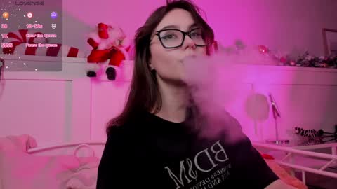 Snapshot of una_medisson chatting on 12.24.24 Una online show from 12.24.24