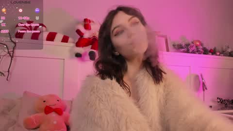 Snapshot of una_medisson chatting on 12.25.24 Una online show from 12.25.24