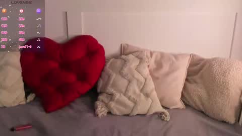 Snapshot of una_medisson chatting on 02.17.25 Una online show from 02.17.25