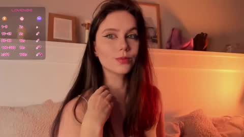 Snapshot of una_medisson chatting on 11.16.25 Una online show from 11.16.25