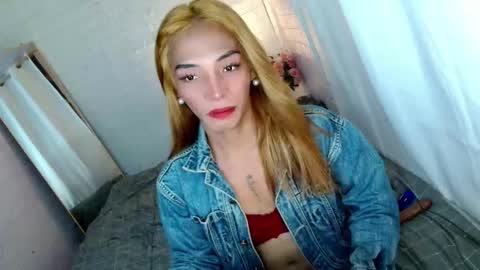 Snapshot of uncut_queen chatting on 05.04.26 LOVELY JANE online show from 05.04.26