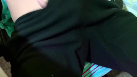 Snapshot of under_thedesk chatting on 02.15.25 Giov online show from 02.15.25