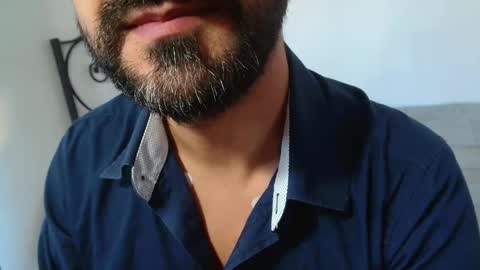 Snapshot of under_thedesk chatting on 10.17.25 Giov online show from 10.17.25