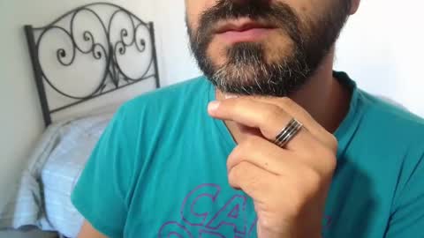 Snapshot of under_thedesk chatting on 10.19.25 Giov online show from 10.19.25