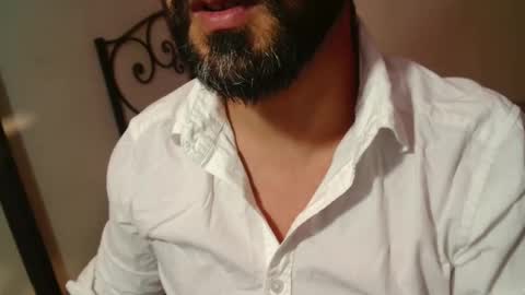 Snapshot of under_thedesk chatting on 10.26.25 Giov online show from 10.26.25