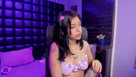 Snapshot of underbaby_ chatting on 09.19.25 UnderBaby online show from 09.19.25