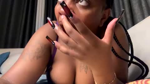 Unholybaddie online show from 03.10.25